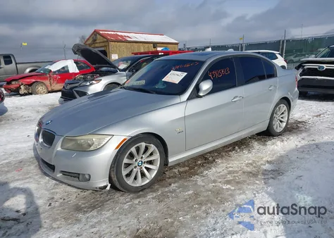 2011 BMW 328I xDrive z USA, uszkodzony, nr VIN WBAPK7C53BA463799